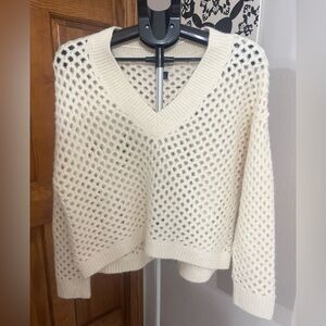 Universal Thread Cream V-Neck Sweater